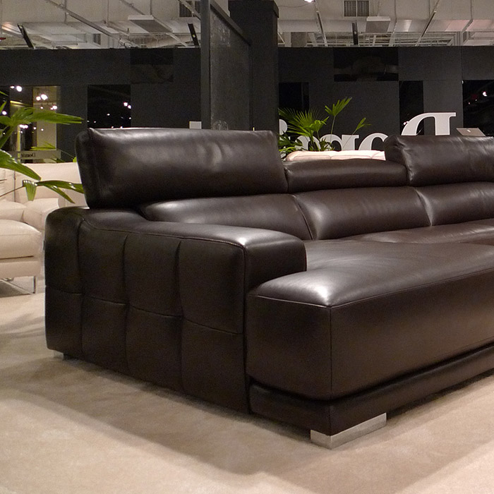 <b> 2501 </b> Leather Sofa RAF