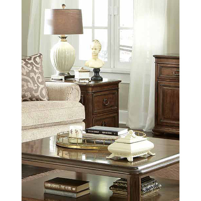 <b> 204304 Cotswold </b> End Table