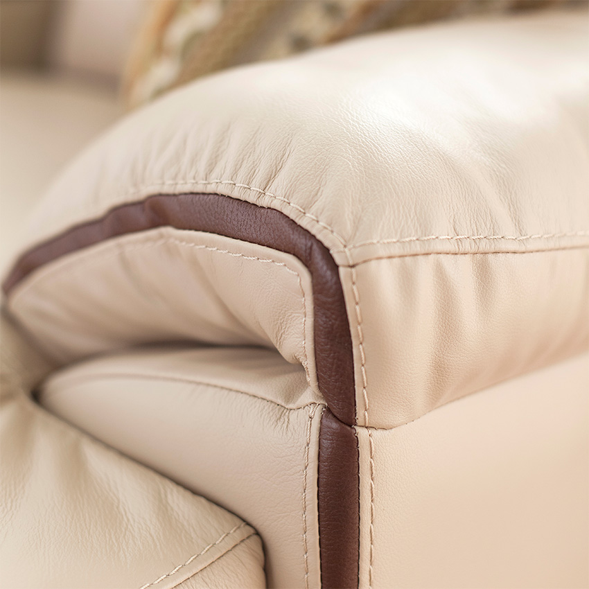 <b>10379</b>Leather Recliner Sofa