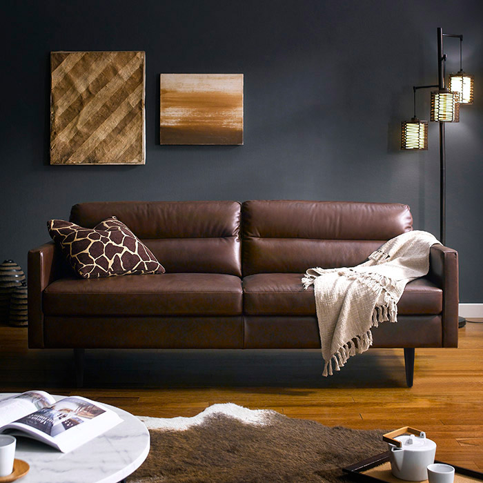 <b> 10145 </b>  Leather Sofa