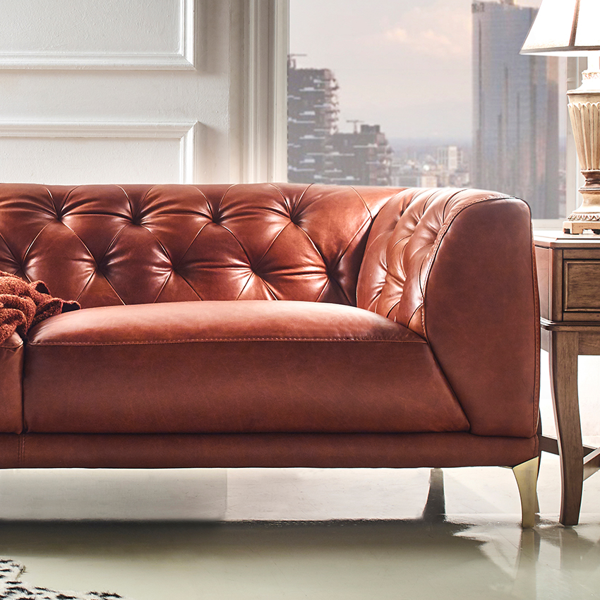 <b>11810</b>Leather Sofa