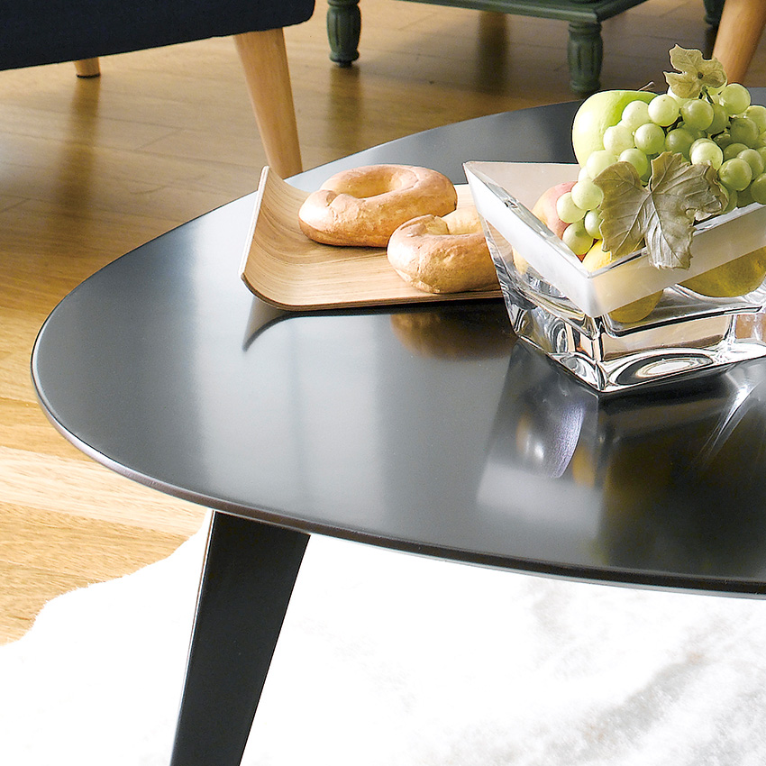 <b> T3702-62 </b> Cocktail Table