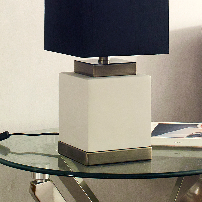<b>L10067EHFKC</b>Table Lamp